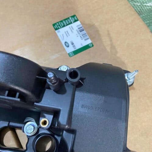 LR041443 Genuine Land Rover LR113201 Valve Cover