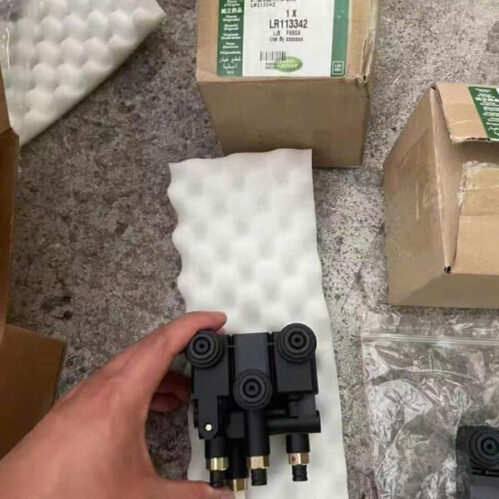 LR113342, LR176326 Genuine Land Rover Air Control Valve
